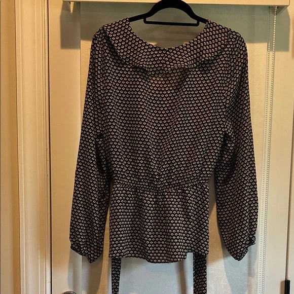 Max Studio Black and White Geometric Midi Skirt and Wrap Top Set - Picture 4 of 9